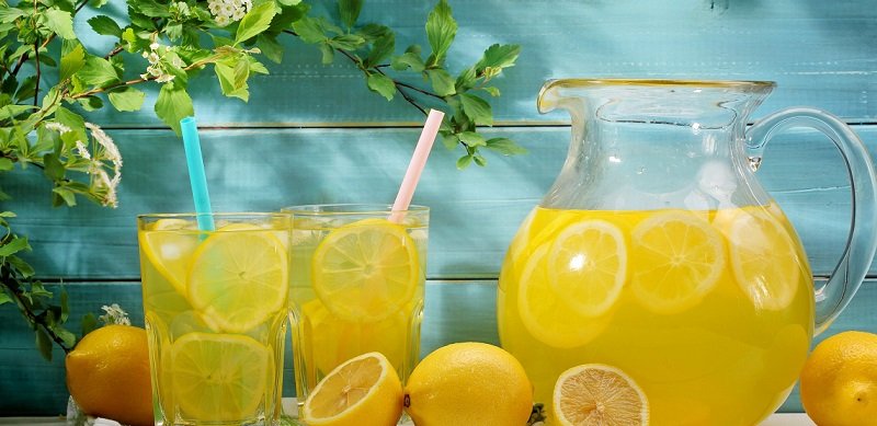 теплая вода с лимоном