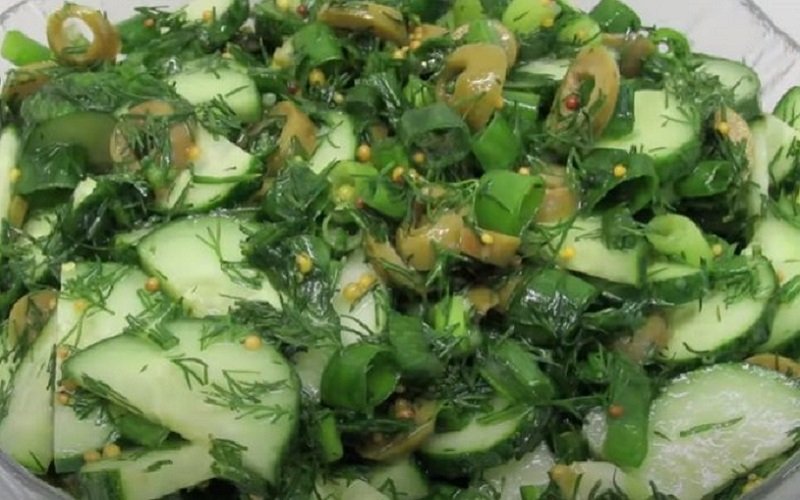 გემრიელი საგაზაფხულო სალათები: 4 მარტივი რეცეპტი